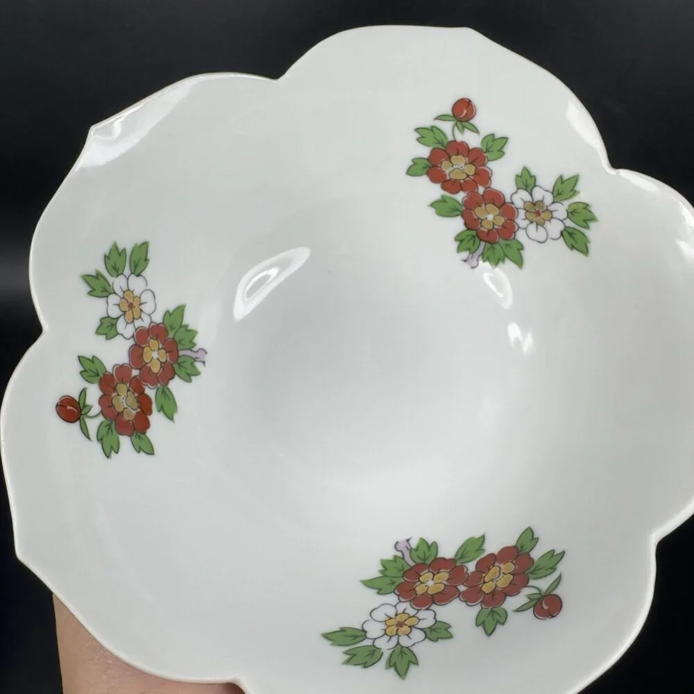 Vintage Imari by Heritage Mint Japanese Bowl Floral Scallop Edge Lotus Dish Bowl